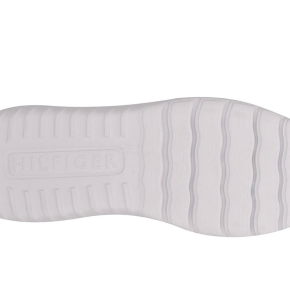 NWOB*** Tommy Hilfiger Noelen Size 7.5 - Picture 6 of 6